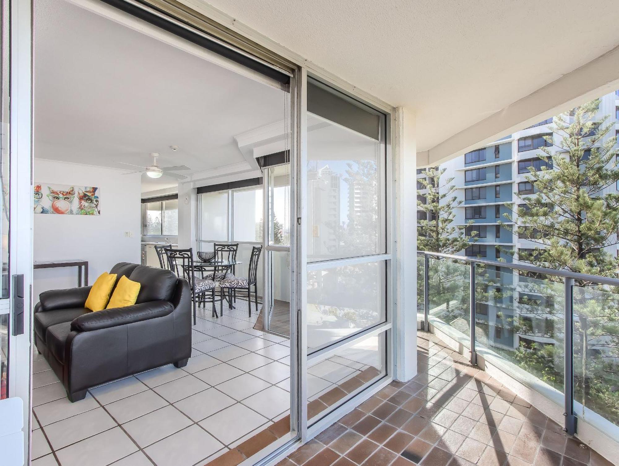 Baronnet Apartments Gold Coast Eksteriør billede