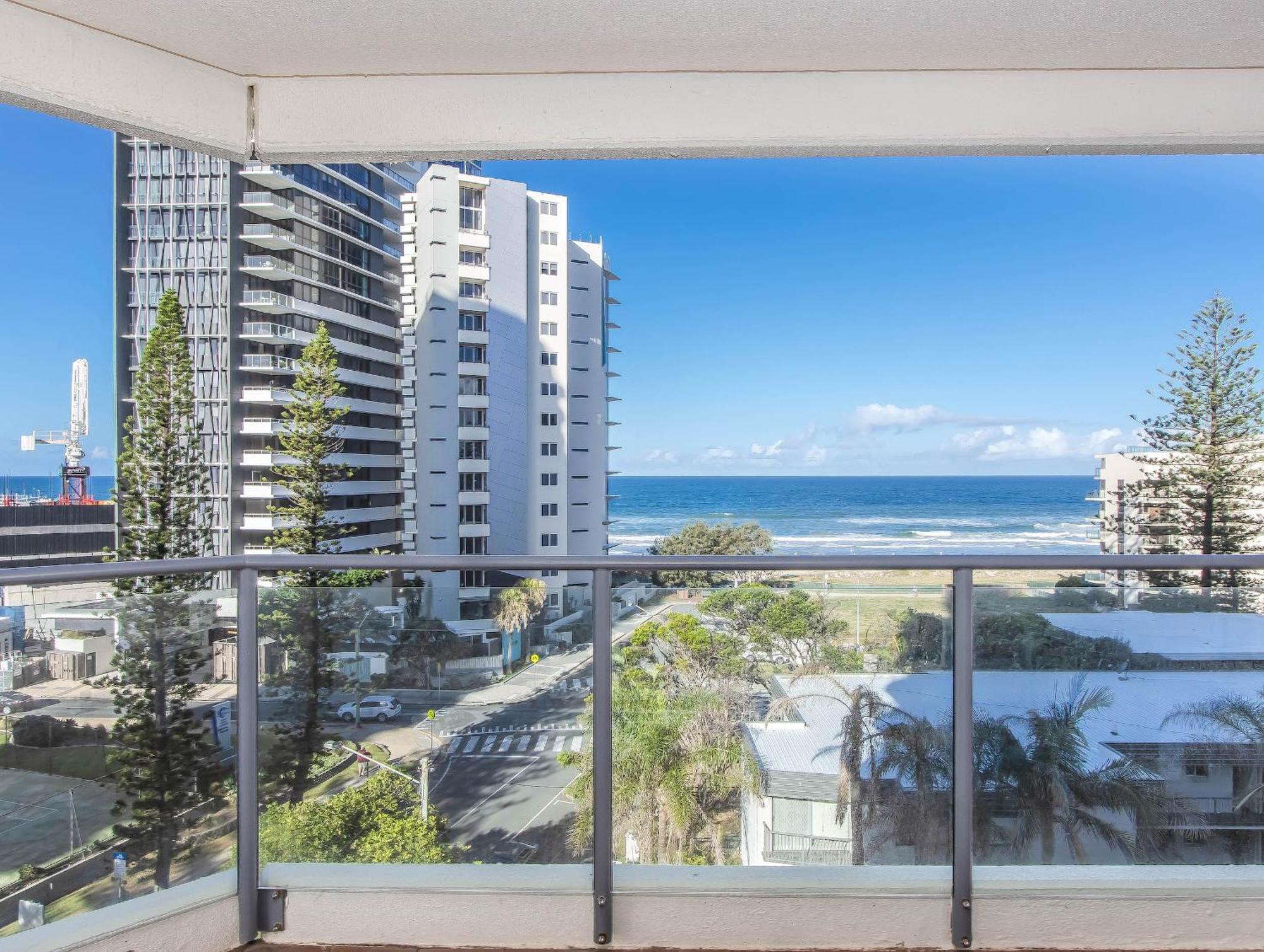 Baronnet Apartments Gold Coast Eksteriør billede