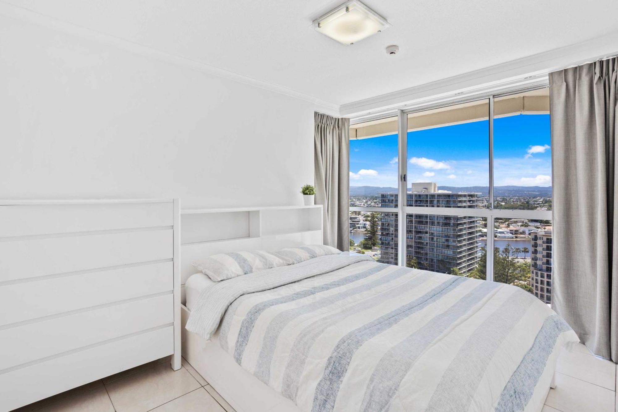 Baronnet Apartments Gold Coast Eksteriør billede